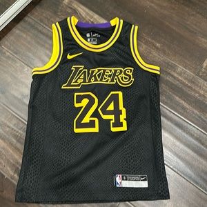 Laker Jersey number 24 Kobe Bryant age 8